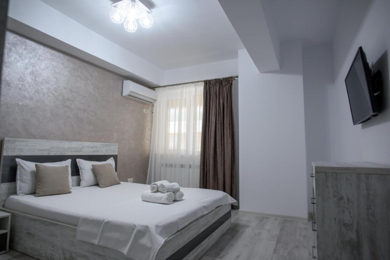 C&Y Zev Apartments Mamaia Exteriör bild