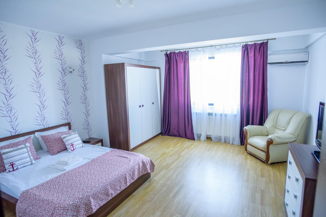 C&Y Zev Apartments Mamaia Exteriör bild