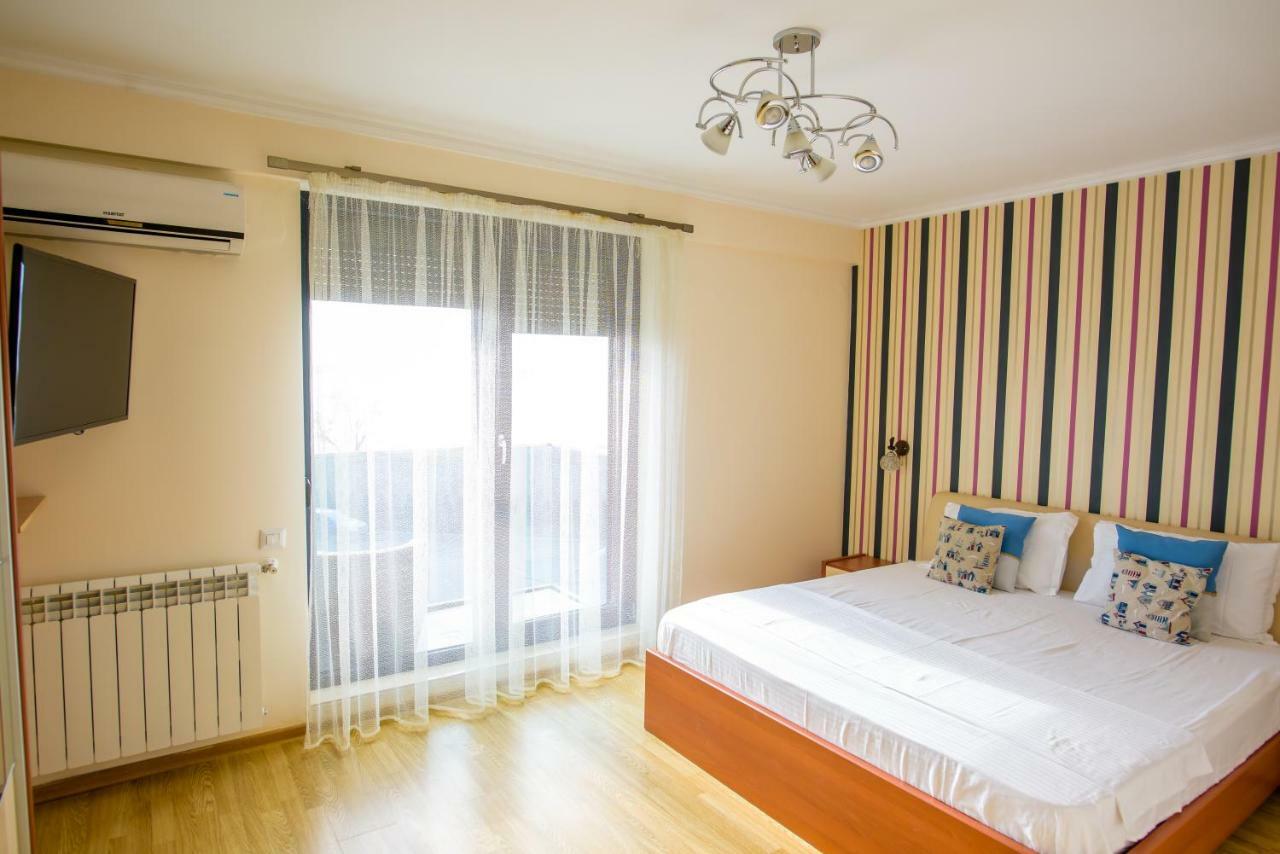 C&Y Zev Apartments Mamaia Exteriör bild
